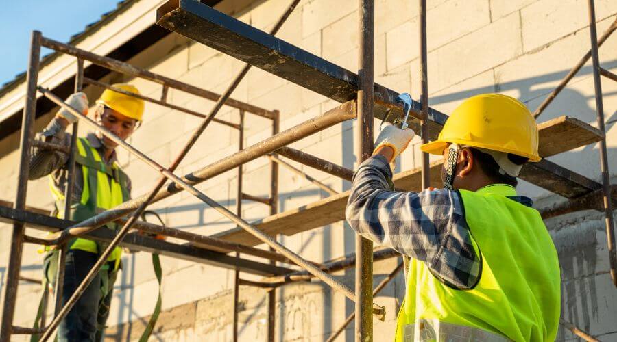 Professional gutter cleaning in Lincoln, IA